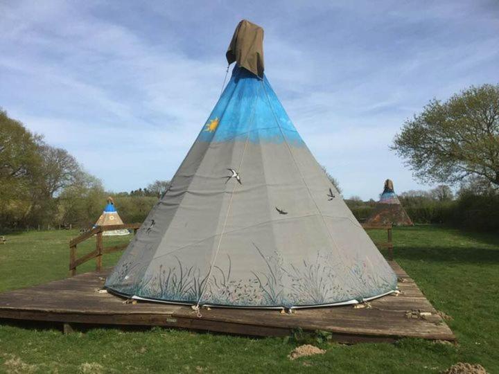 Big Sky Tipi Holidays Wartling 外观 照片
