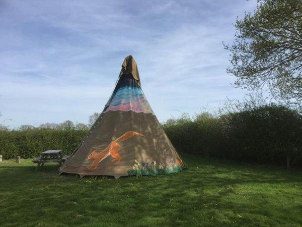 Big Sky Tipi Holidays Wartling 外观 照片