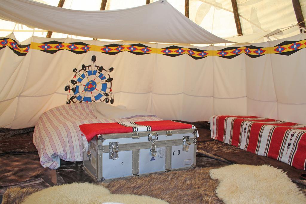 Big Sky Tipi Holidays Wartling 外观 照片